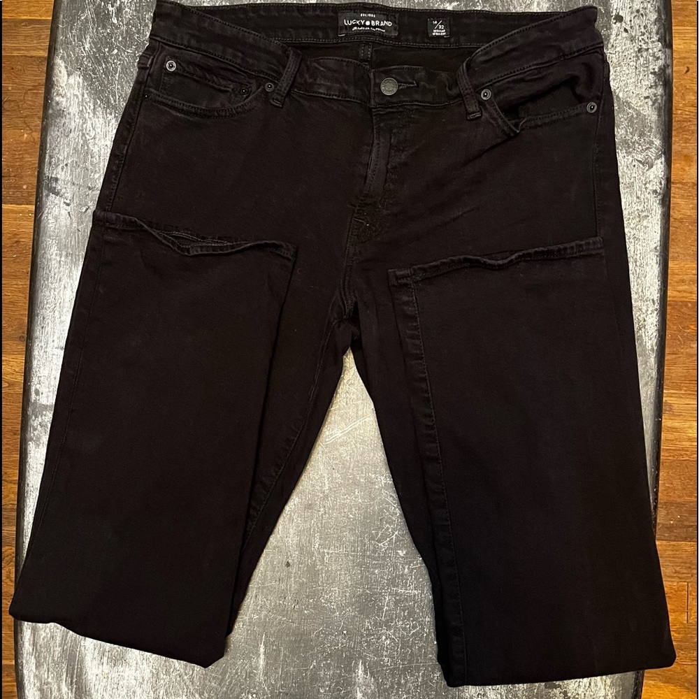 Lucky Brand Women’s size 14/32 black Sweet Straight jeans.